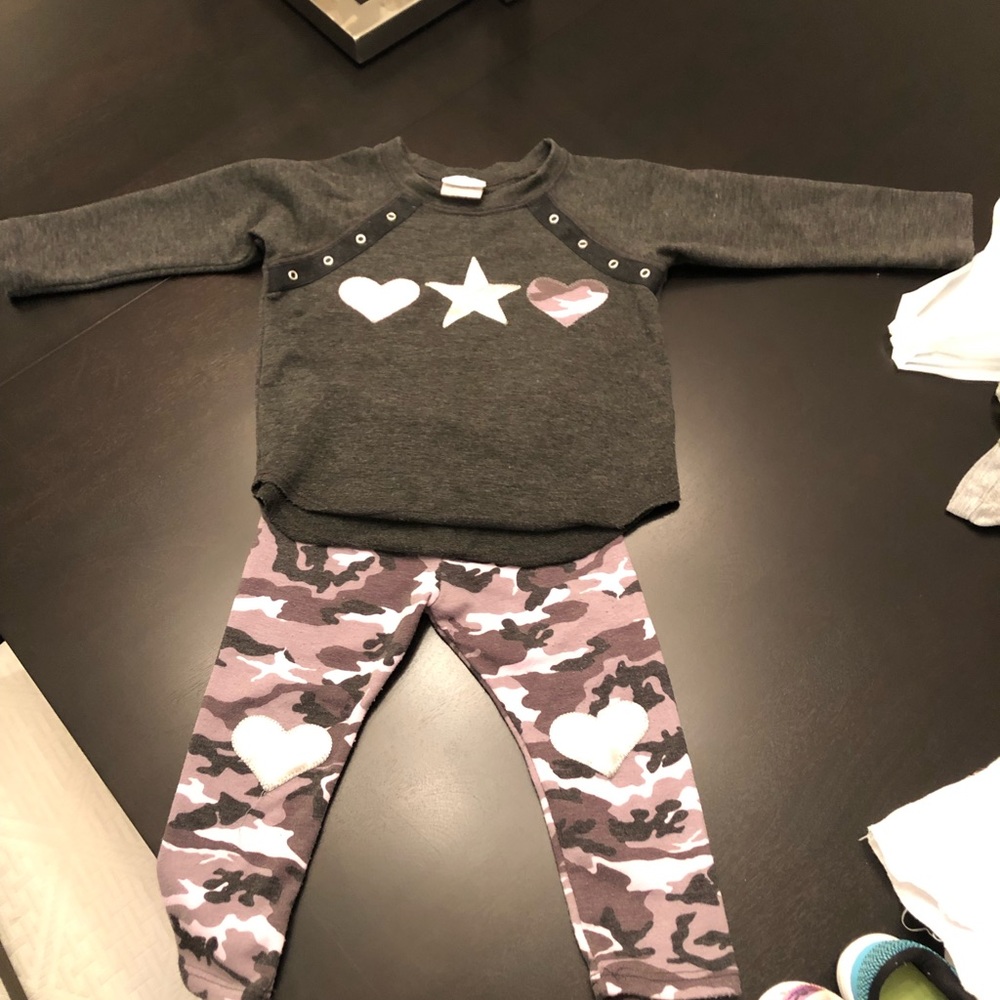 Random Heart 2pc set. 2T